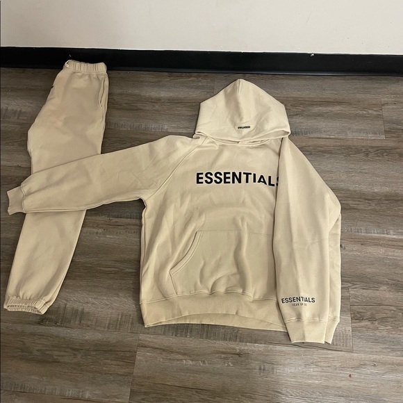 Essentials hoodie and jogger set, VNDS (worn once to try on) - Picture 3 of 5